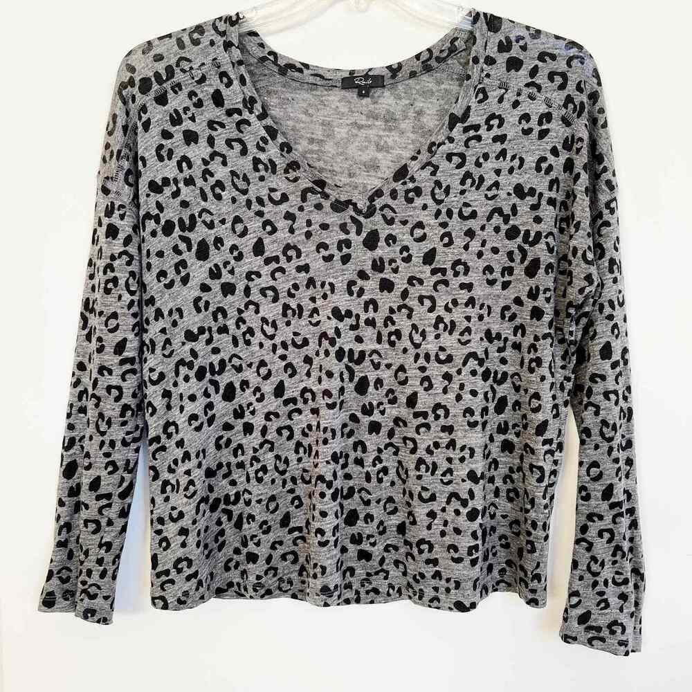 Rails Linen Blend Leopard Print Top SMALL Sami V-Neck Boho Gray Animal T-Shirt